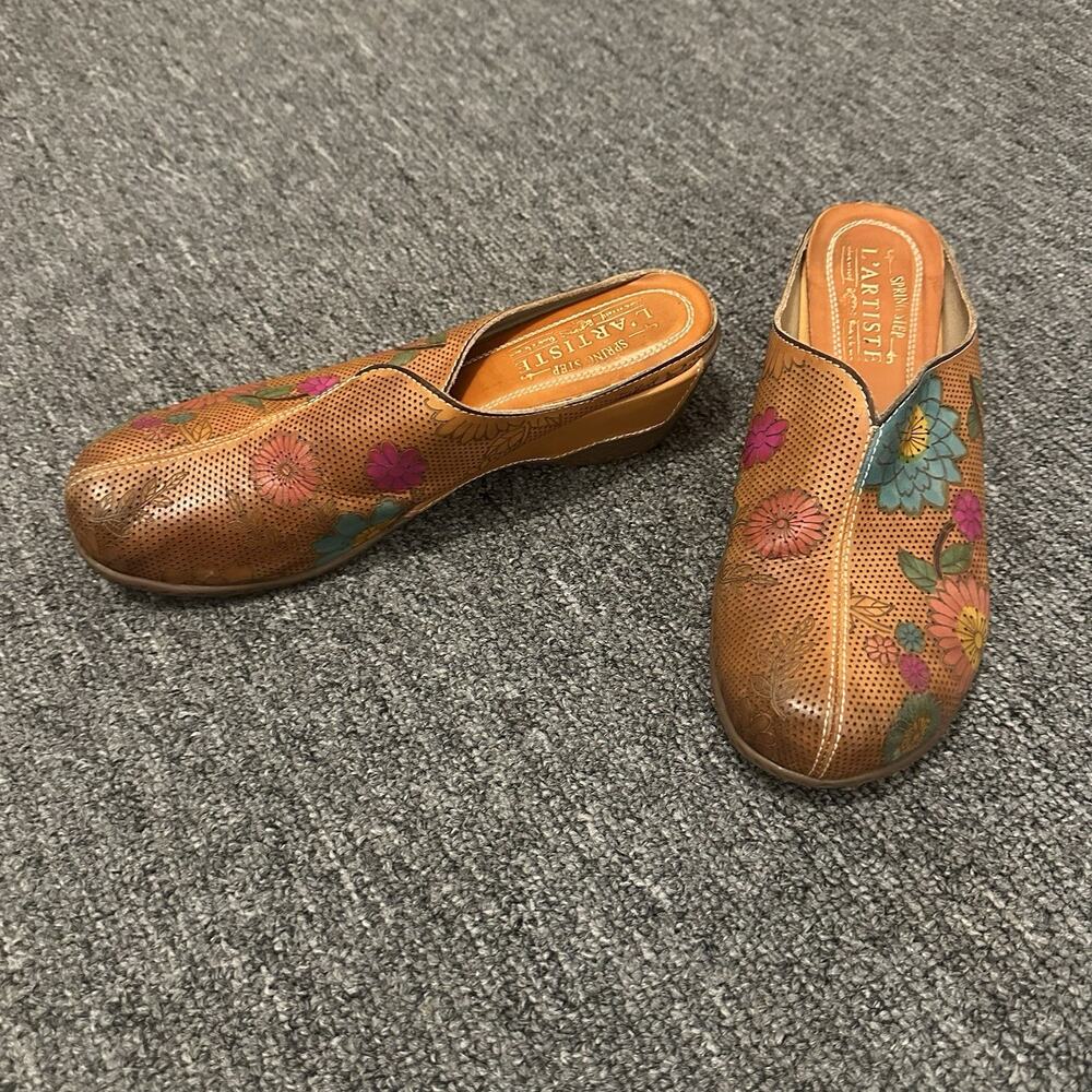 L’Artiste Chienti Floral Painted Perforated Leather Clogs Size 39